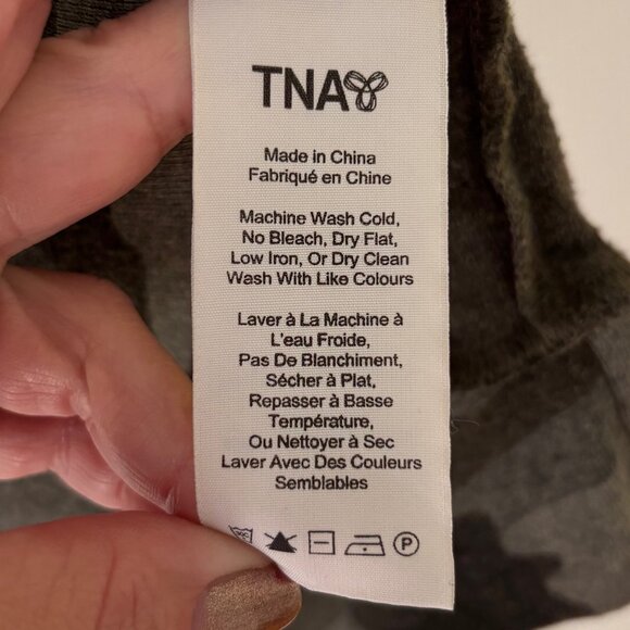 TNA long sleeve camo sweatshirt - Picture 6 of 6